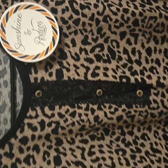 Leopard Print Top - Picture 2 of 7